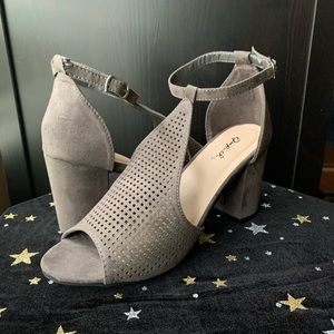 Qupid Block Heel Peep Toe Charcoal Grey Size 7